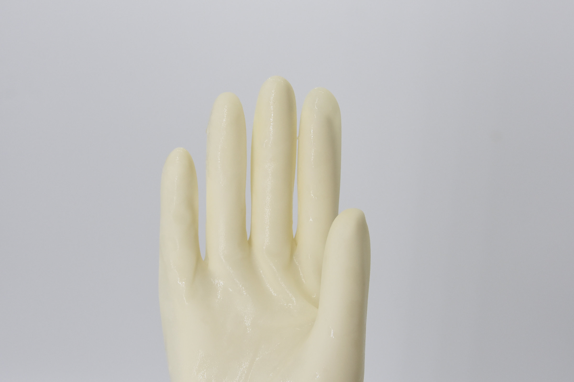 病院では、帯電防止ニトリルラテックス手術用手袋